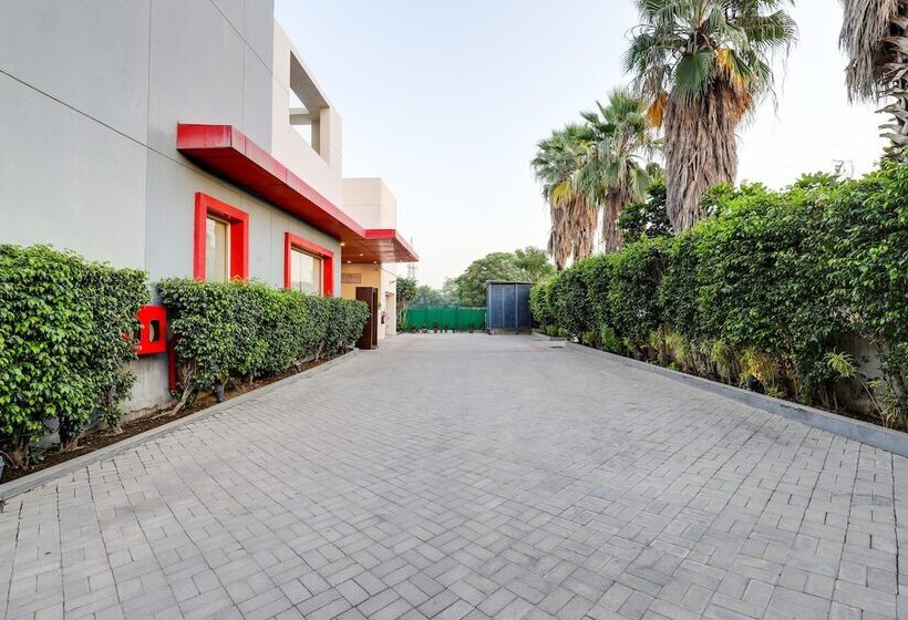 Red Fox By Lemon Tree Hotels, East Delhi