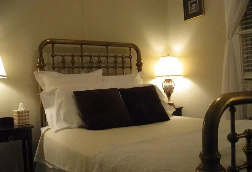 בית מלון כפרי The Forest Queen