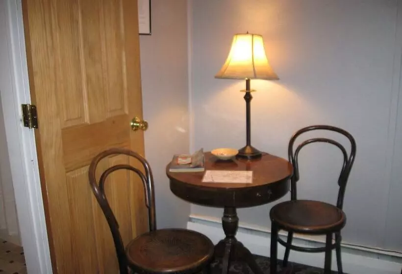 בית מלון כפרי The Forest Queen