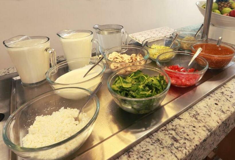 ホテル Wyndham Garden Guadalajara Acueducto