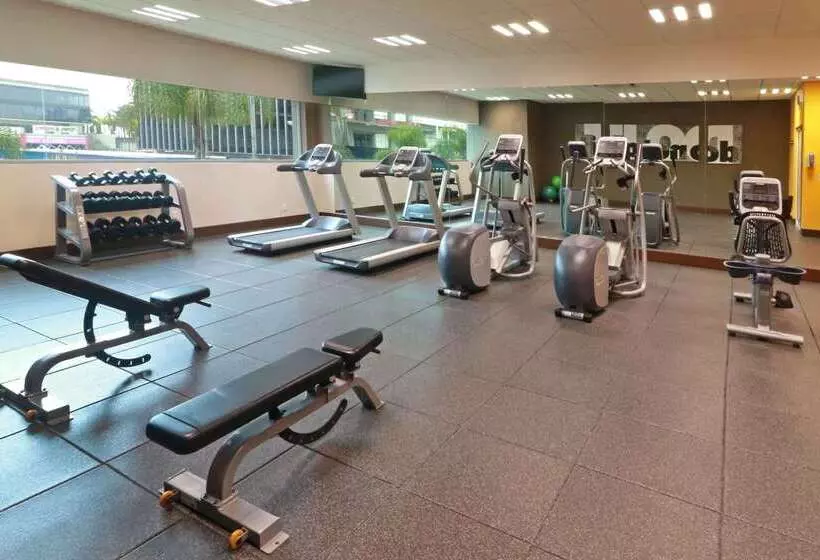 ホテル Wyndham Garden Guadalajara Acueducto