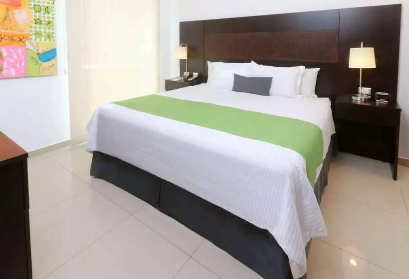 ホテル Wyndham Garden Guadalajara Acueducto