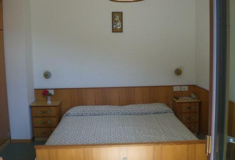 ホテル Albergo Pensione Serenetta