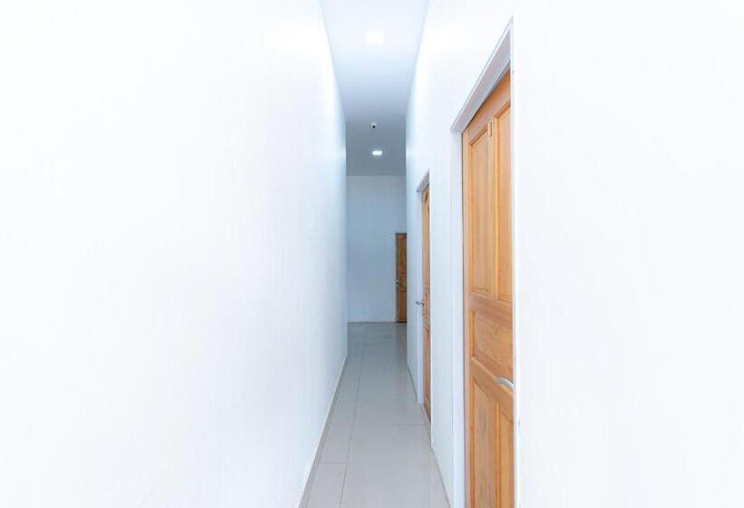 פנסיון Reddoorz Near Hang Nadim Batam Airport