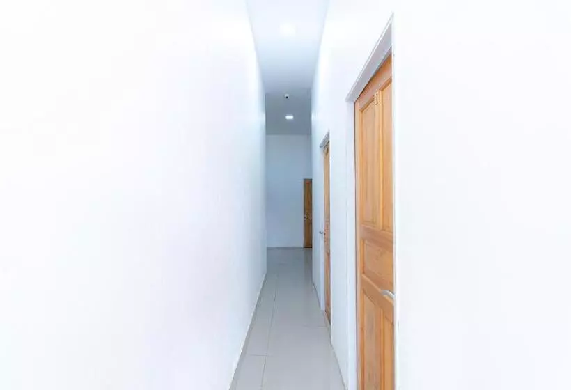 ペンション Reddoorz Near Hang Nadim Batam Airport