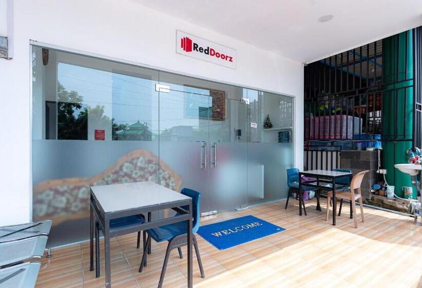 פנסיון Reddoorz Near Hang Nadim Batam Airport
