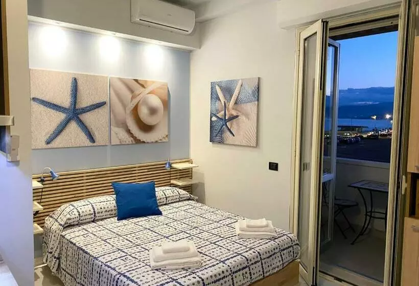 تختخواب و صبحانه B E B Le Terrazze Sul Mare