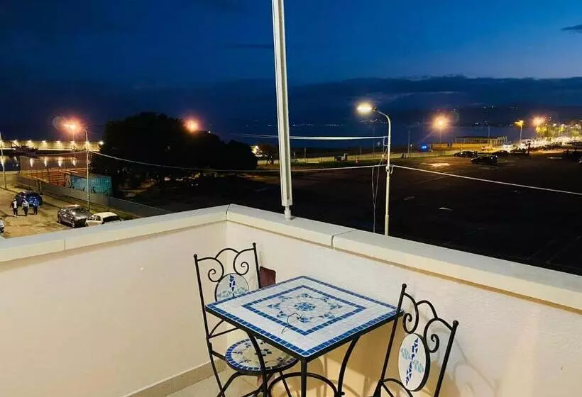 تختخواب و صبحانه B E B Le Terrazze Sul Mare
