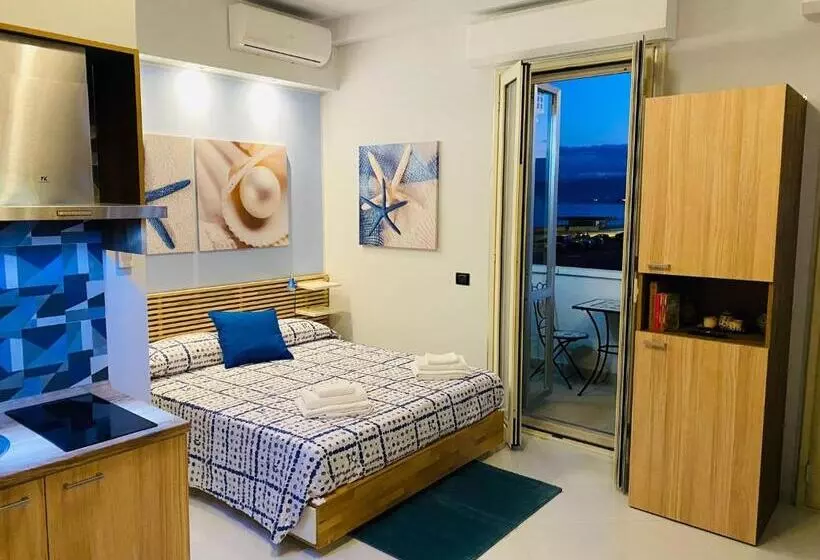 تختخواب و صبحانه B E B Le Terrazze Sul Mare