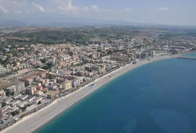 تختخواب و صبحانه B E B Le Terrazze Sul Mare