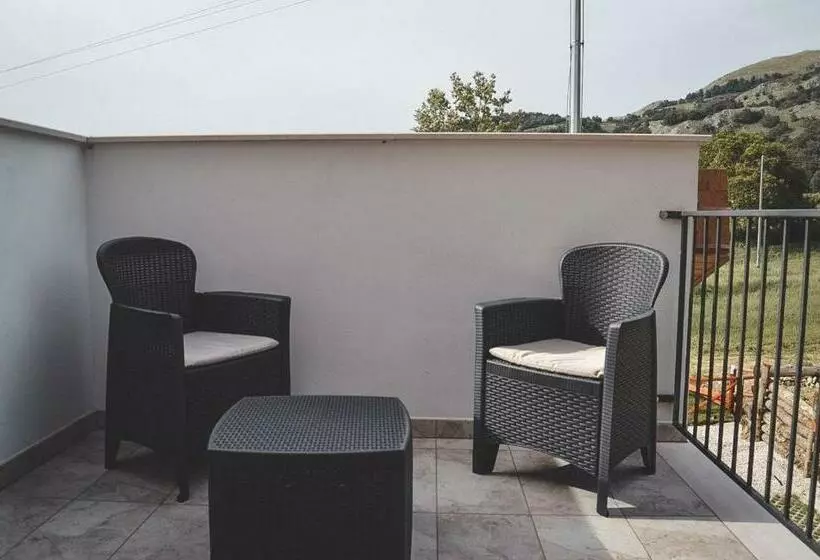 Aamiaismajoitus (B&B) Le Radici Laviano