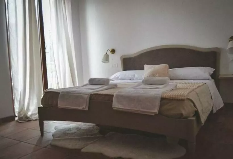 Aamiaismajoitus (B&B) Le Radici Laviano