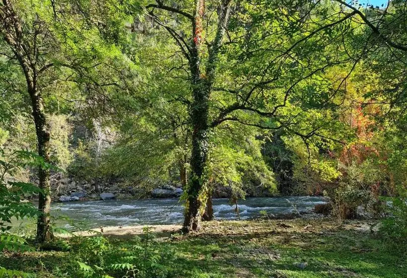 Aamiaismajoitus (B&B) Le Moulin D Onclaire Camping Et Chambres D Hôtes