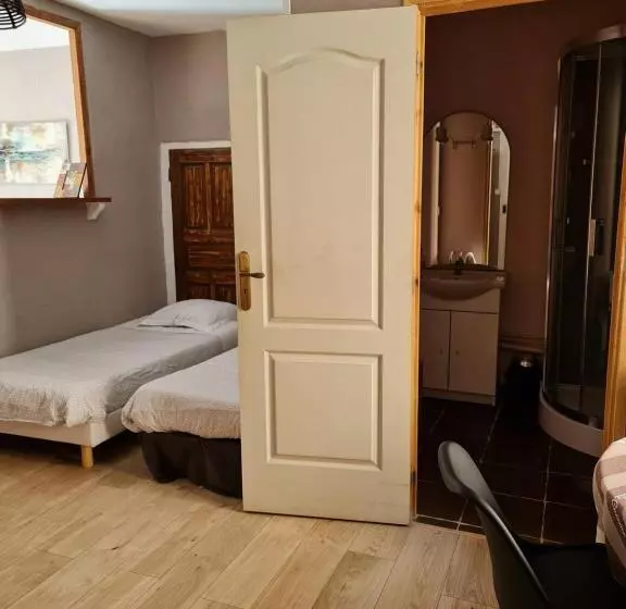 Aamiaismajoitus (B&B) Le Moulin D Onclaire Camping Et Chambres D Hôtes