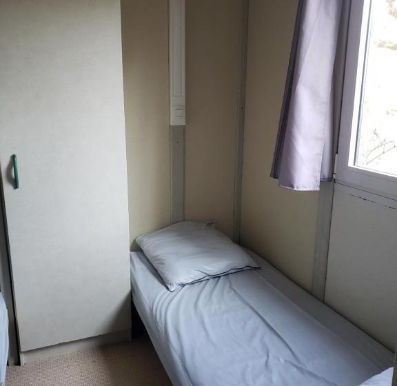 مبيت وإفطار Le Moulin D Onclaire Camping Et Chambres D Hôtes