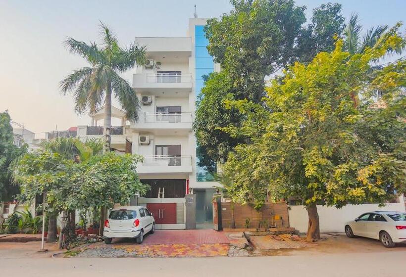 호텔 Collection O 78374 Collection O Essendi Hospitalities Llp