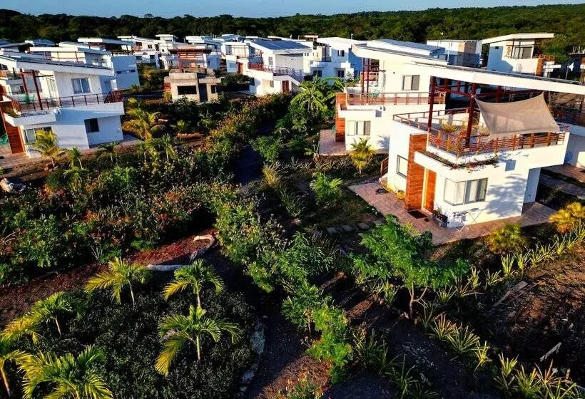 Hotelli Gran Pacifica Beach Resort & Homes