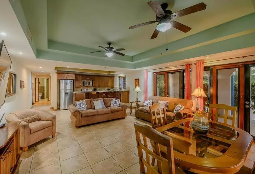 Hotelli Gran Pacifica Beach Resort & Homes