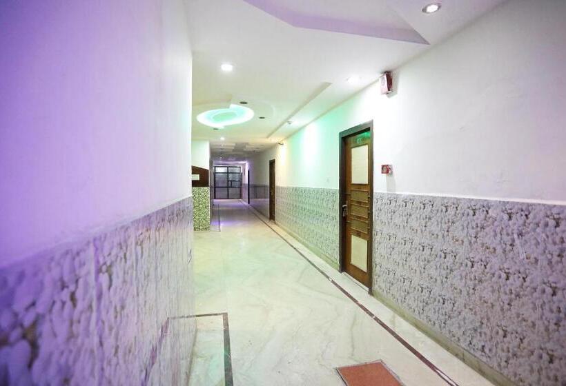 فندق Oyo 77408 S S Palace