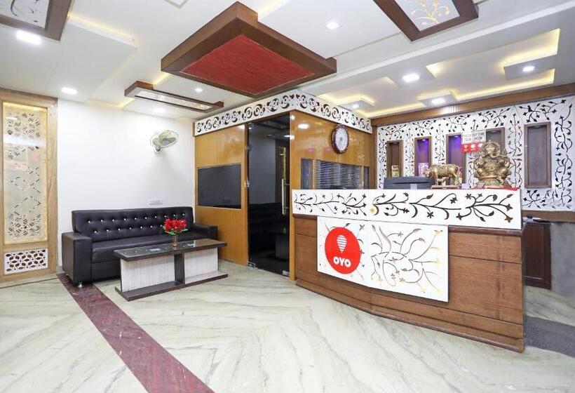 فندق Oyo 77408 S S Palace