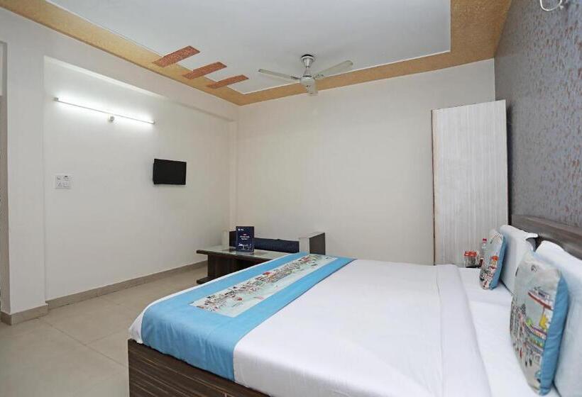 فندق Oyo 77408 S S Palace