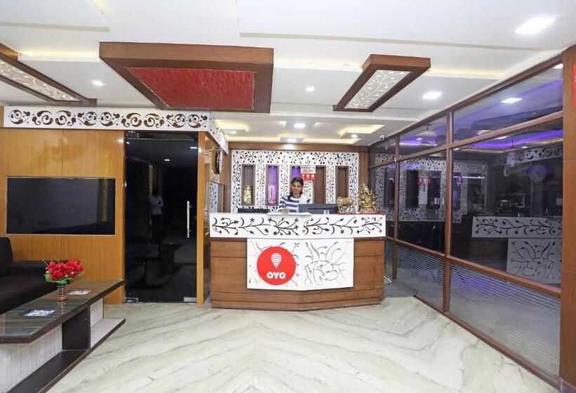 فندق Oyo 77408 S S Palace