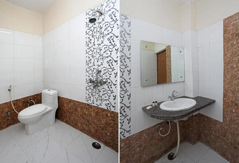 فندق Oyo 77408 S S Palace