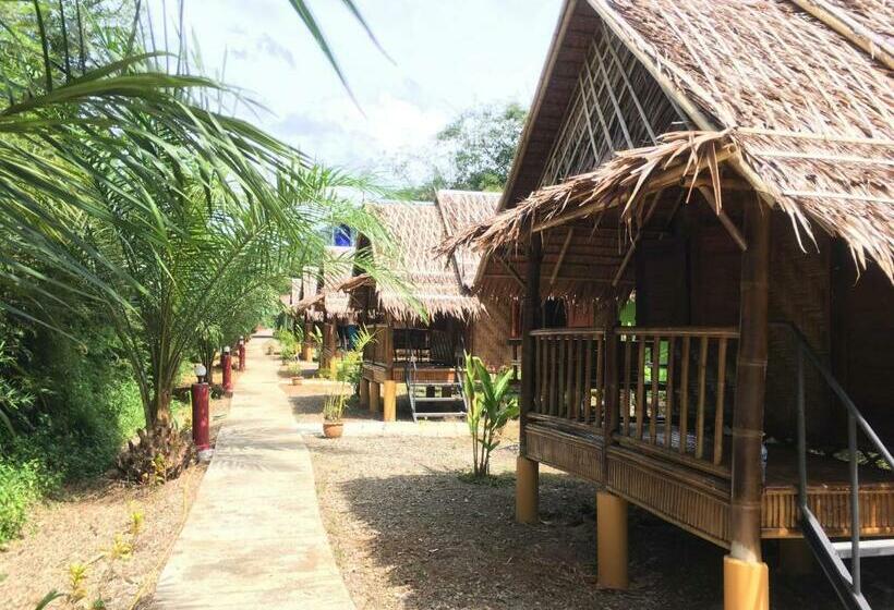 Khaosok Bamboo Huts Resort