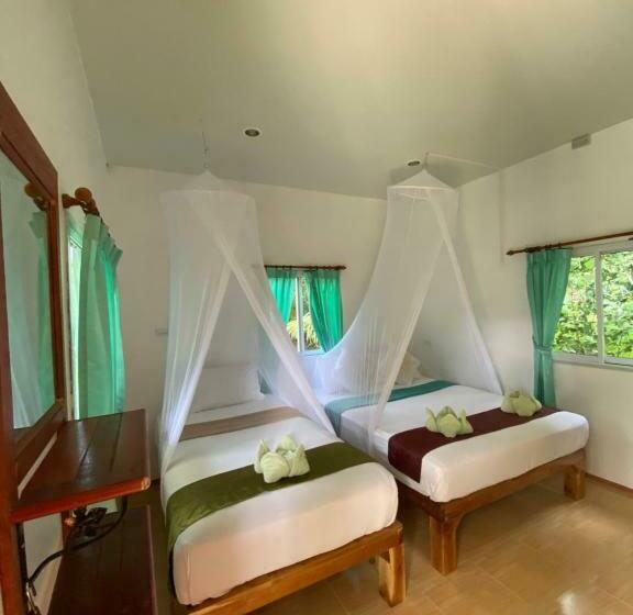 Khaosok Bamboo Huts Resort