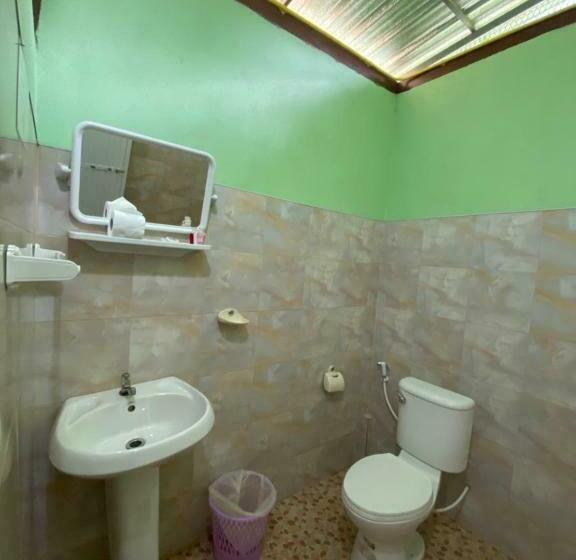 Khaosok Bamboo Huts Resort