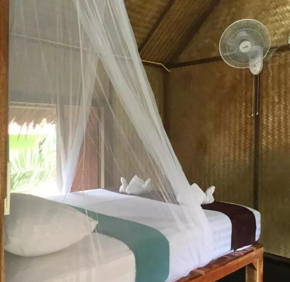 Khaosok Bamboo Huts Resort