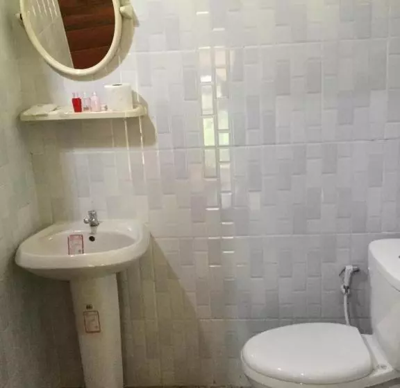 Khaosok Bamboo Huts Resort