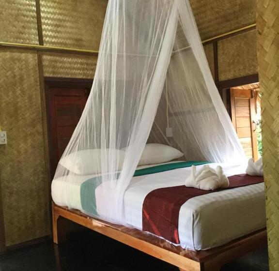 Khaosok Bamboo Huts Resort