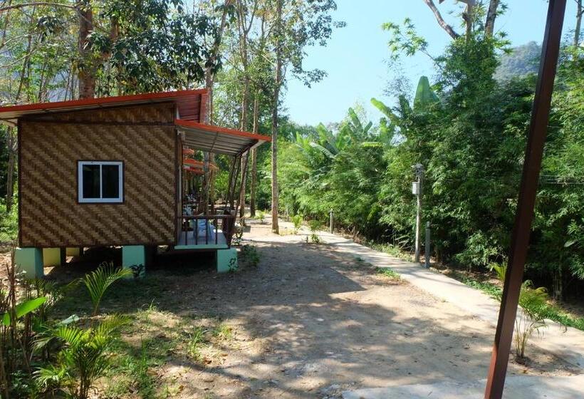 Khaosok Bamboo Huts Resort