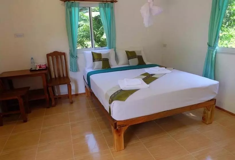 Khaosok Bamboo Huts Resort