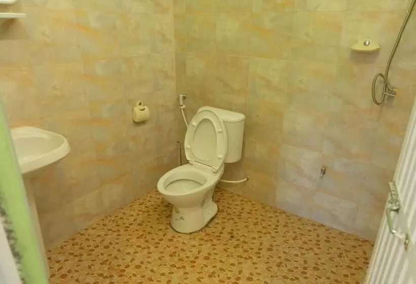 Khaosok Bamboo Huts Resort