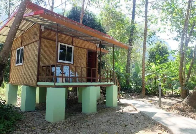 Khaosok Bamboo Huts Resort