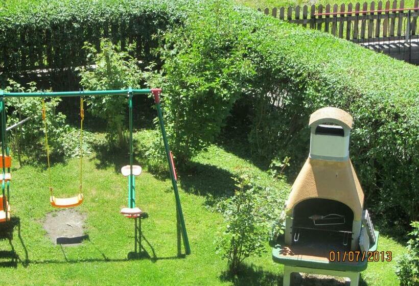 פנסיון Haus Alpina