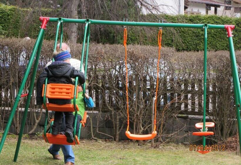 פנסיון Haus Alpina