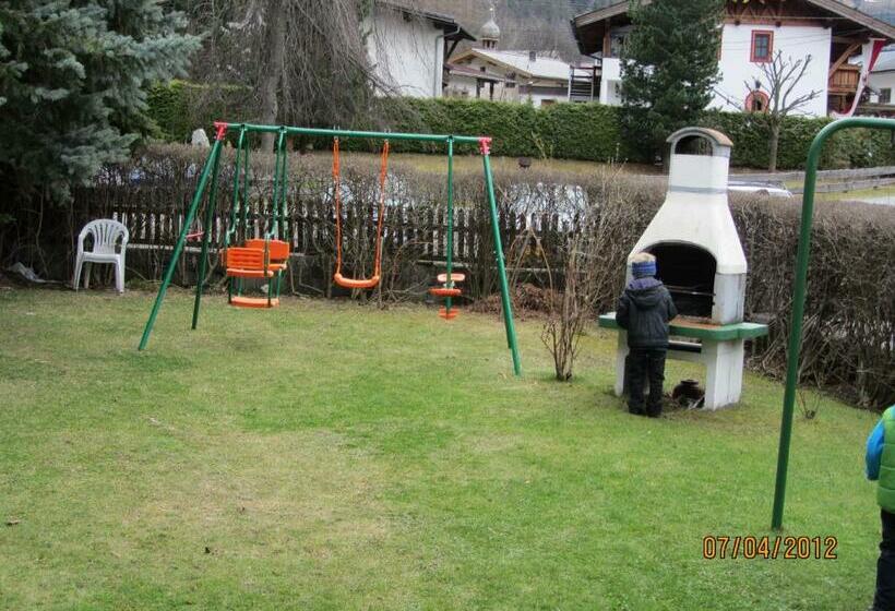 פנסיון Haus Alpina