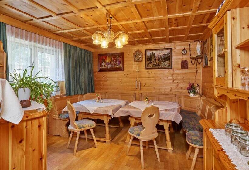 פנסיון Haus Alpina