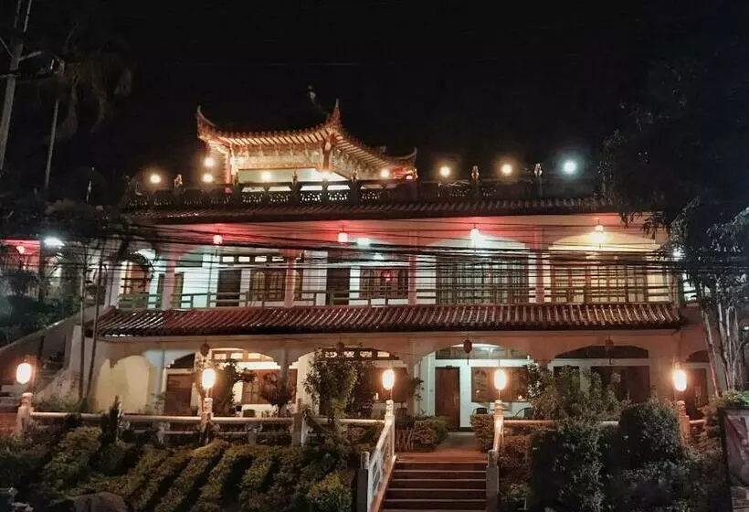 Lomakeskus Mae Salong Villa