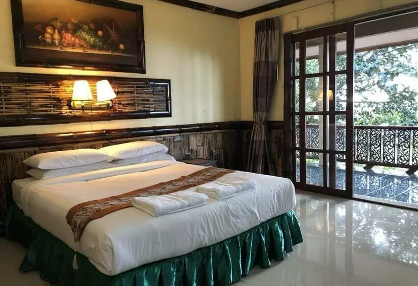 Lomakeskus Mae Salong Villa