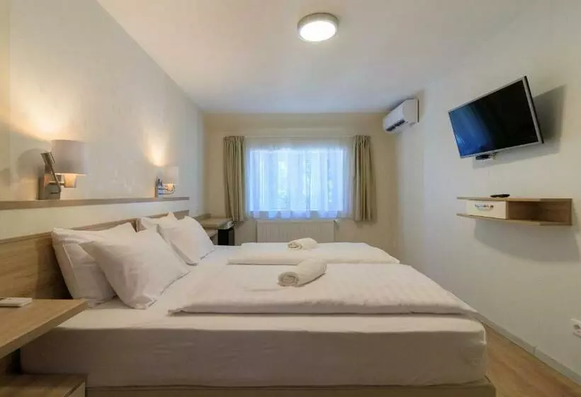 ベッドアンドブレックファースト Villa Marina Inn