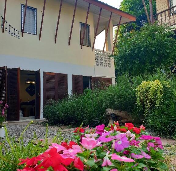 ฮักเคียงโขง Hug Khieng Khong Nongkhai Hostel