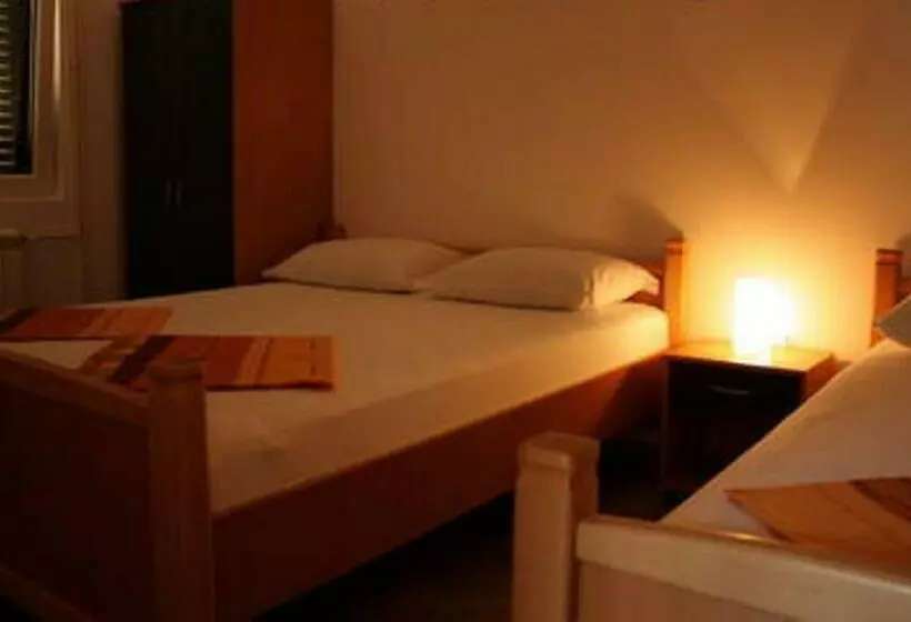 پانسیون Apartments & Rooms M