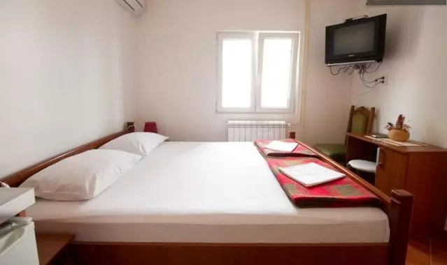 پانسیون Apartments & Rooms M