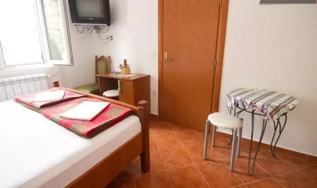 پانسیون Apartments & Rooms M
