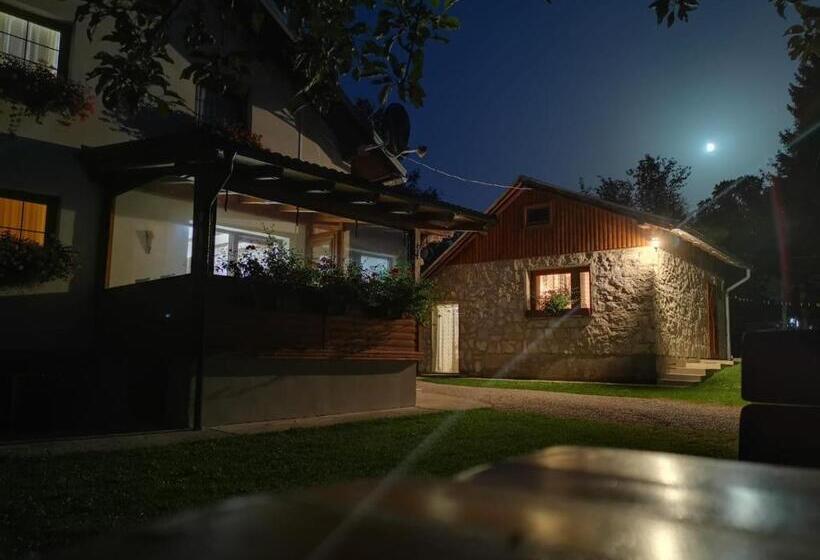 مبيت وإفطار Green Lakes House