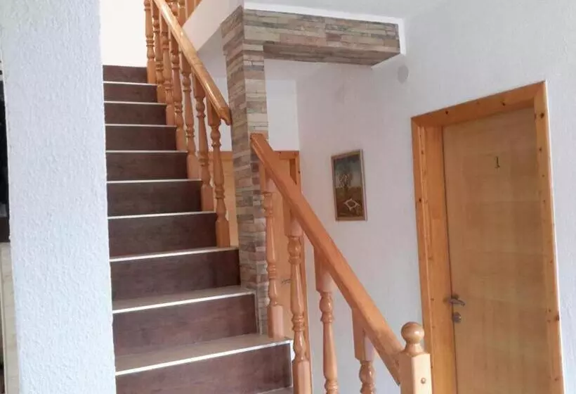 Aamiaismajoitus (B&B) Green Lakes House